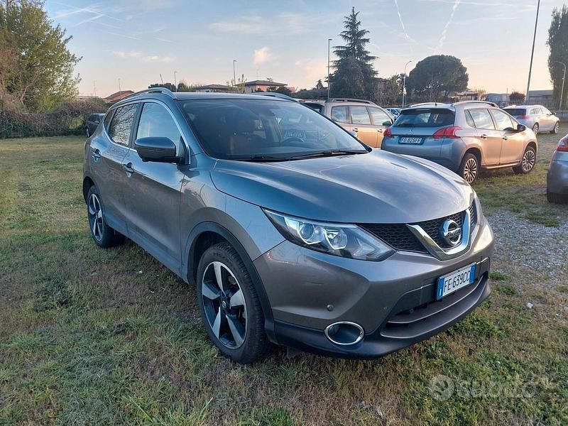 Usata Nissan Qashqai Tekna 130 CV (95 kW) 2016 Grigio SUV