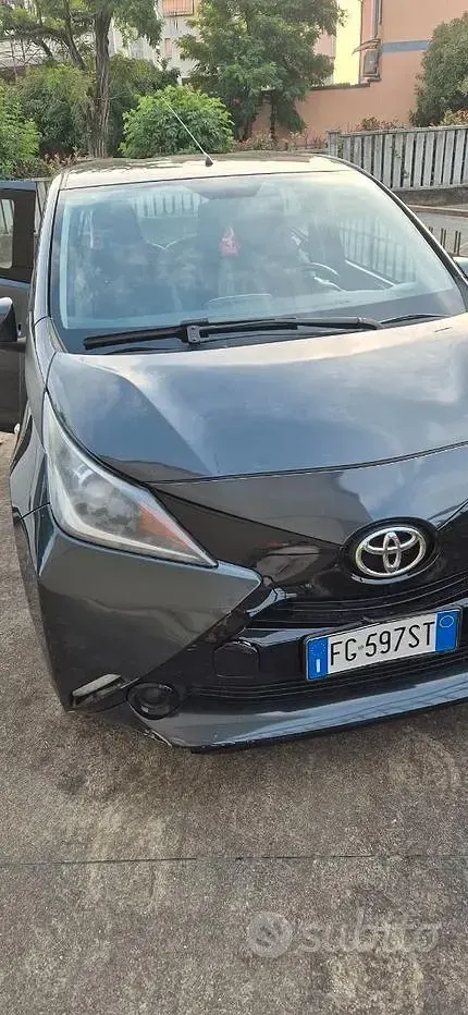 Usata Toyota Aygo 69 CV (50 kW) 2017 Grigio Utilitaria