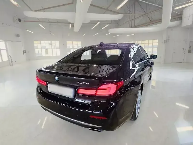 Begagnad BMW 520 Luxury Line 190 HK (139 kW) 2022 Sedan