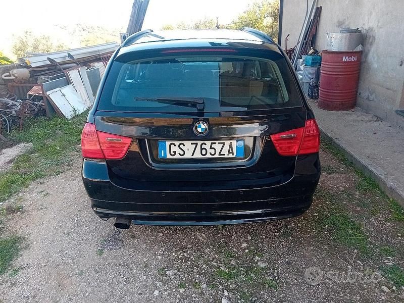 Nero Usata 2010 BMW 318 Tre volumi | 3599 € (Super prezzo) - Immagine 1/4