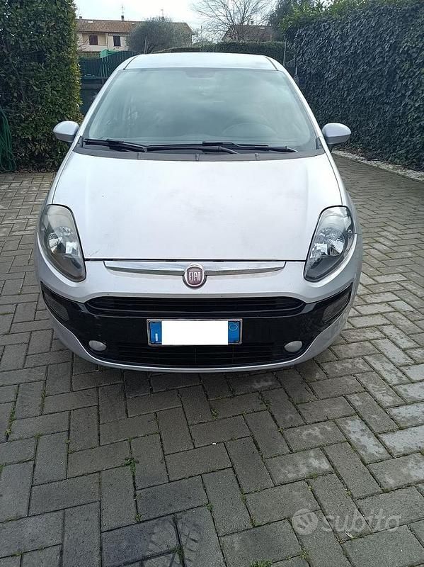 Usata Fiat Grande Punto S 69 CV (50 kW) 2011 Grigio Utilitaria