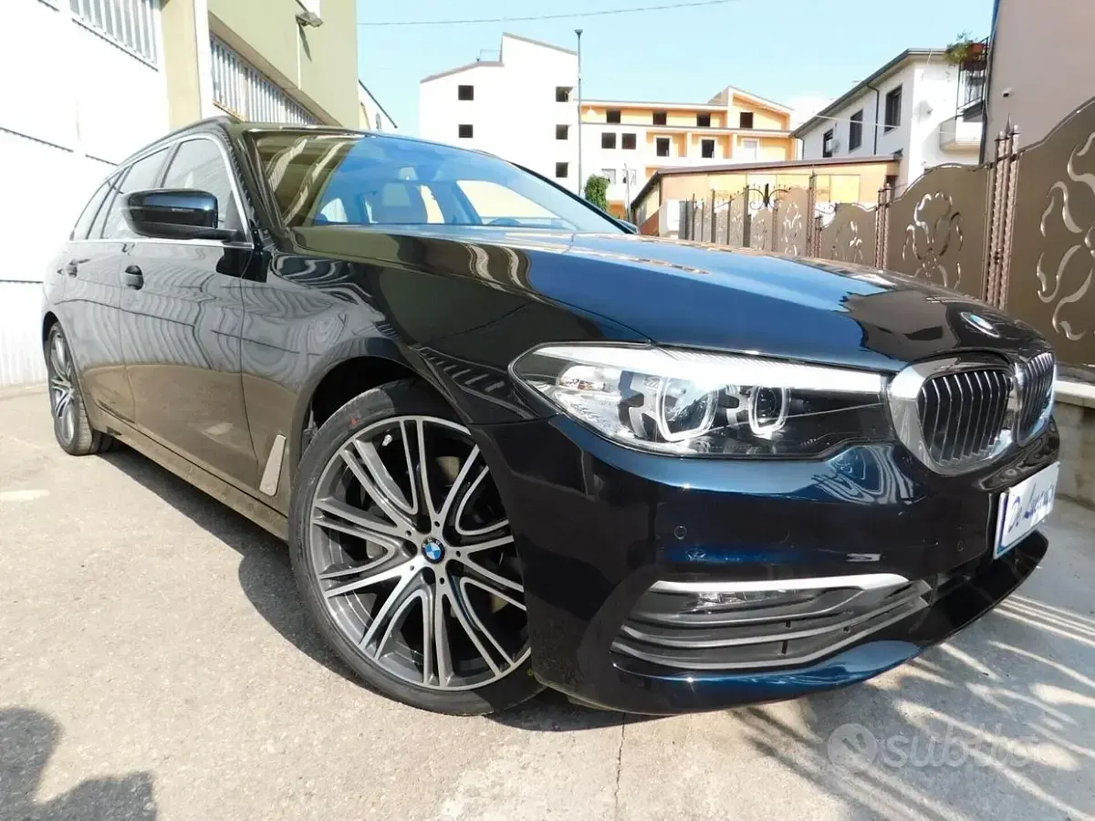 Usata BMW 530 Comfort Edition 265 CV (194 kW) 2020 Blu Station wagon