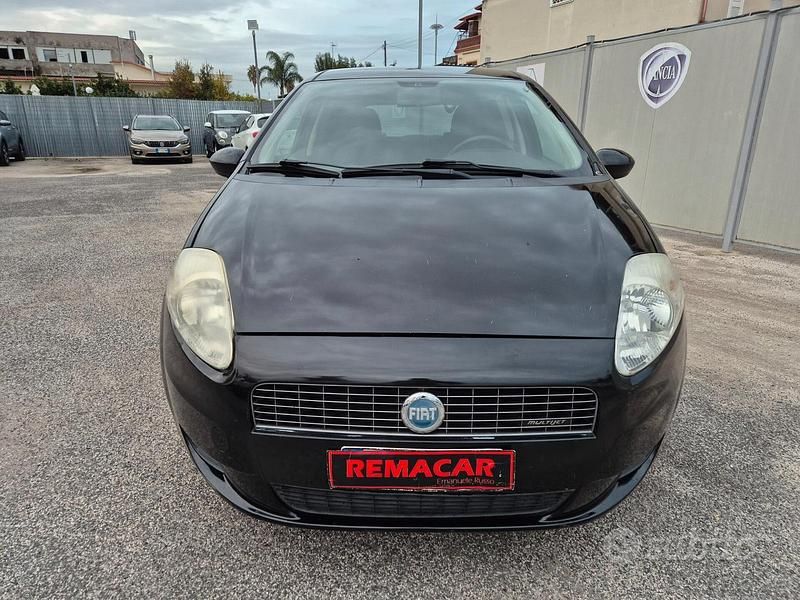 Usata Fiat Grande Punto Dynamic 90 CV (66 kW) 2006 Nero Utilitaria