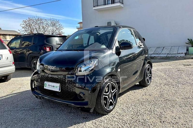 Usata Smart ForTwo Electric Drive Passion 60 kW (82 CV) 2020 Nero Cabrio