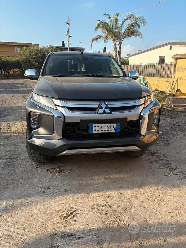 Grigio Usata 2020 Mitsubishi L200 Pick-up | 29.000 € (Molto cara) - Immagine 1/4