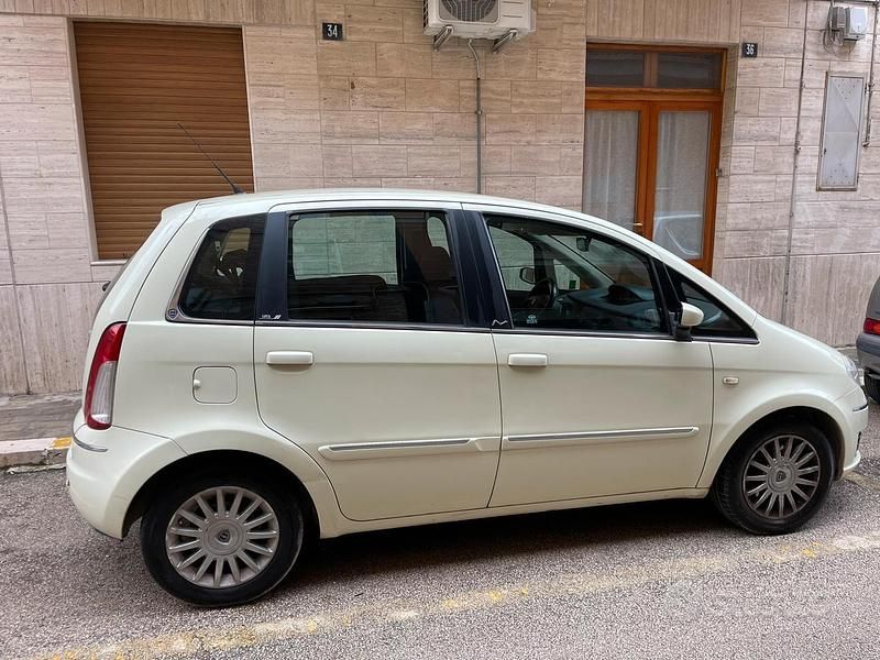 Usata Lancia Musa 90 CV (66 kW) 2009 Monovolume