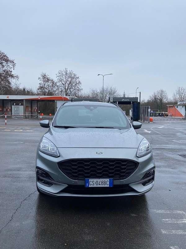 Usata Ford Kuga ST-Line 152 CV (111 kW) 2023 Grigio SUV