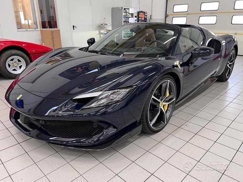 Usata Ferrari 296 663 CV (487 kW) 2024 Blu Cabrio