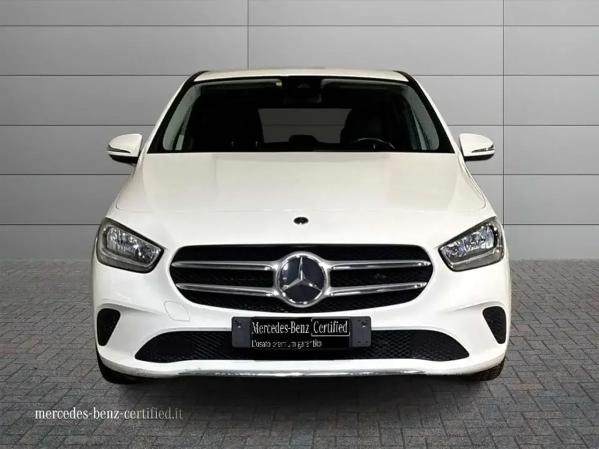 Usata Mercedes B180 116 CV (85 kW) 2021 Bianco polare Utilitaria
