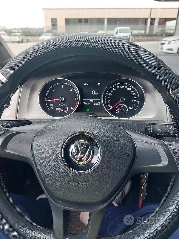 Usata VW Golf VII 110 CV (80 kW) 2015 Bianco Berlina