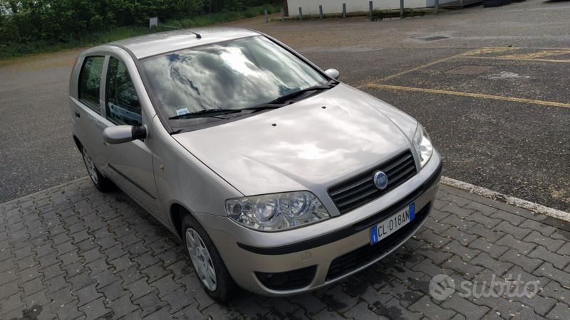 Usata Fiat Punto 80 CV (58 kW) 2003 Grigio Utilitaria