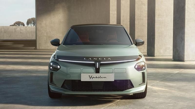 Nuova Lancia Ypsilon 101 CV (74 kW) 2025 Verde giada Utilitaria