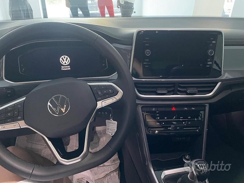 Usata VW T-Roc R-line 116 CV (85 kW) 2023 Blu SUV