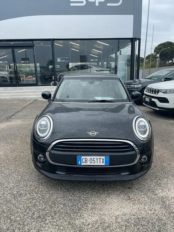 Usata Mini ONE 102 CV (75 kW) 2020 Nero Utilitaria