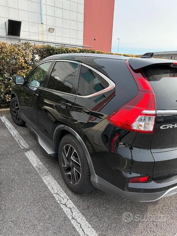 Usata Honda CR-V Elegance 120 CV (88 kW) 2017 Nero SUV