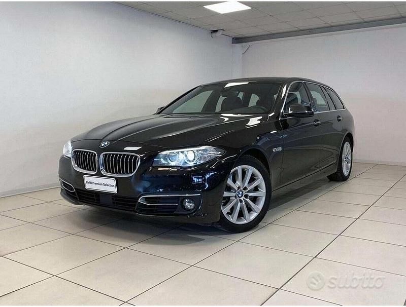 Usata BMW 530 Luxury Line 249 CV (183 kW) 2016 Marrone Station wagon