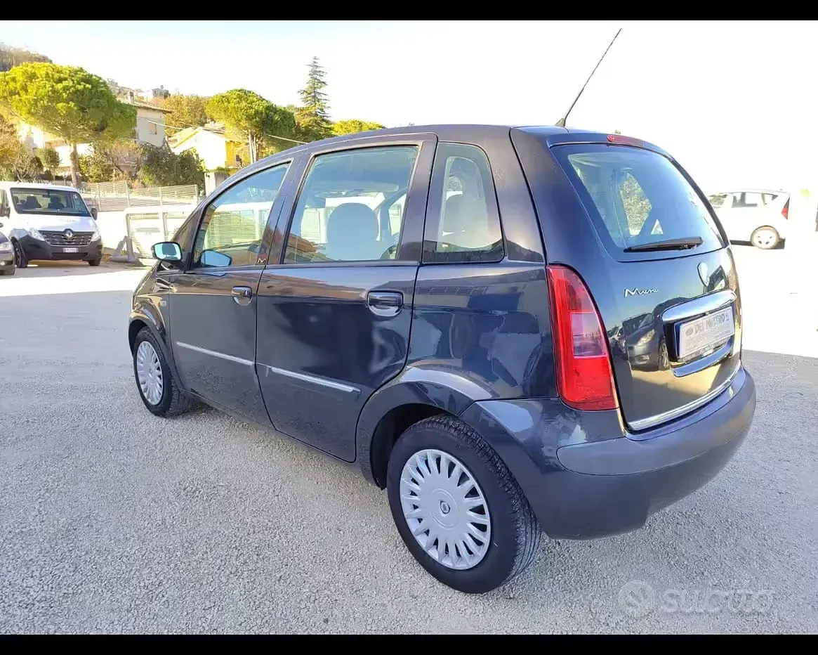 Usata Lancia Musa 95 CV (69 kW) 2005 Nero Monovolume