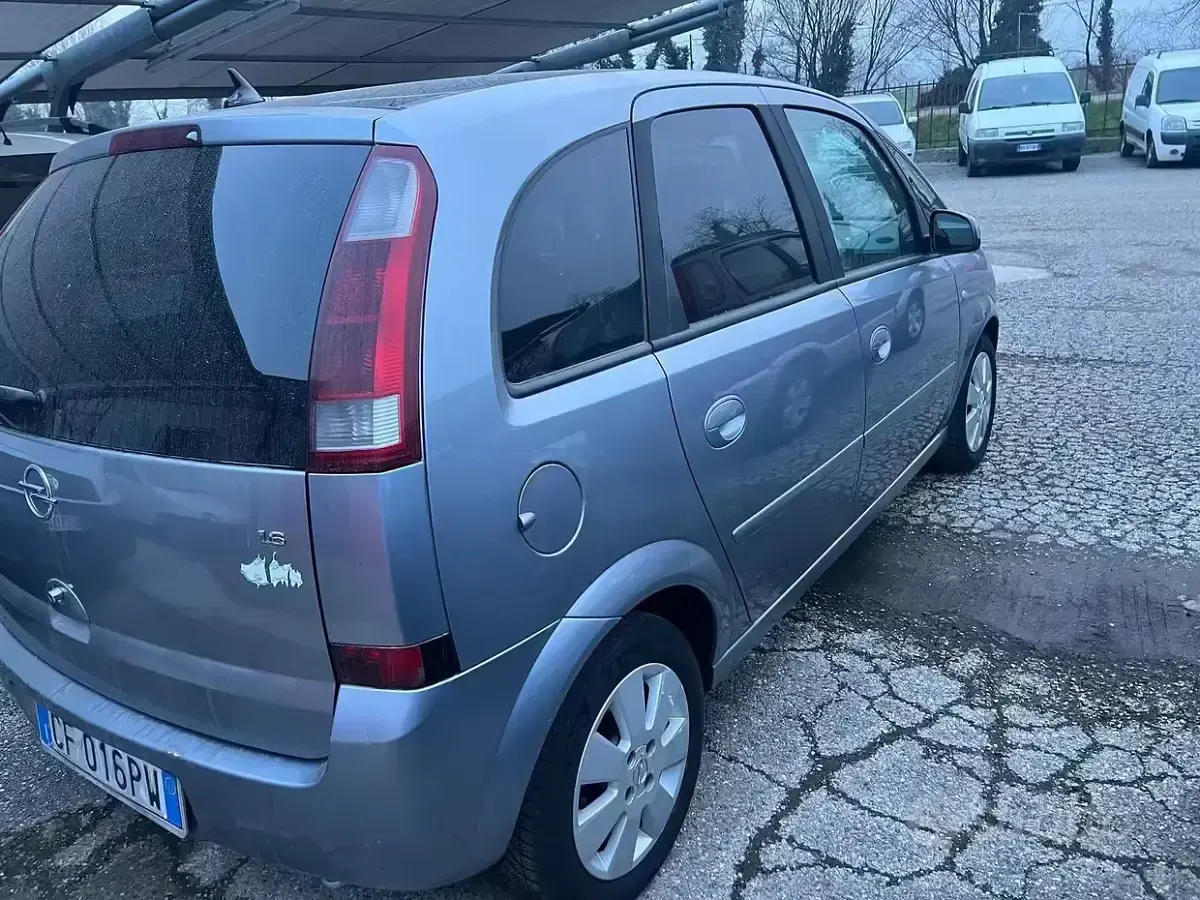 Usata Opel Meriva Cosmo 101 CV (74 kW) 2003 Grigio Monovolume