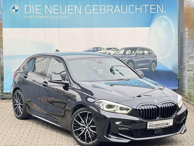Nero Usata 2021 BMW 120 Shadowline Due volumi | 26.500 € (Buon prezzo) - Immagine 1/4