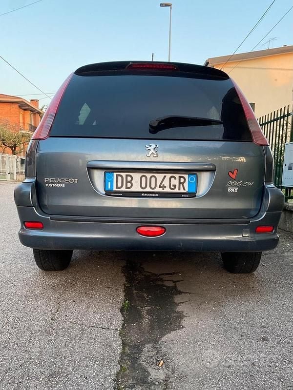 Usata Peugeot 206 88 CV (64 kW) 2005 Grigio Station wagon
