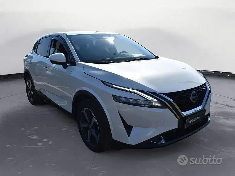 Usata Nissan Qashqai N-Connecta 140 CV (102 kW) 2023 Bianco SUV
