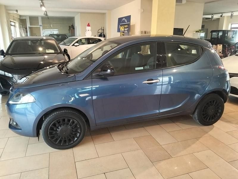 Usata Lancia Ypsilon Silver 69 CV (50 kW) 2023 Blu Utilitaria