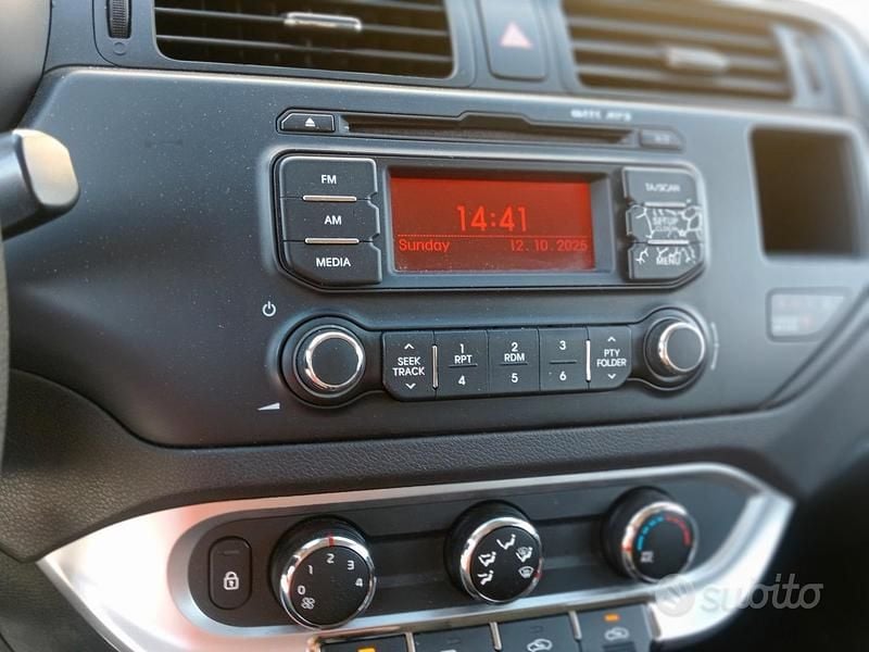 Usata Kia Rio 2013 Grigio Berlina