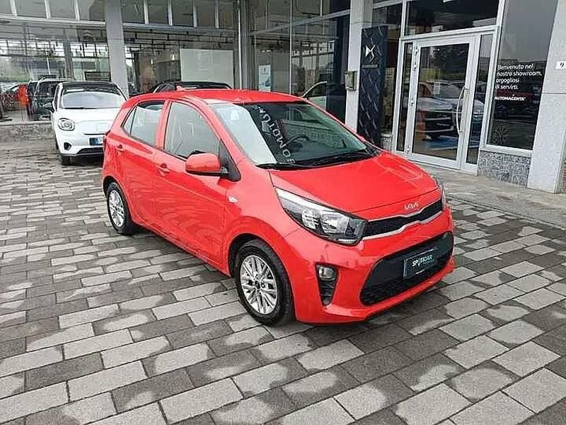 Usata Kia Picanto Urban 65 CV (47 kW) 2022 Shiny red Utilitaria