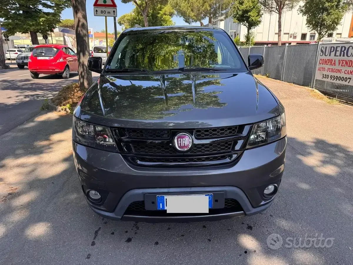Usata Fiat Freemont 170 CV (125 kW) 2015 Grigio SUV