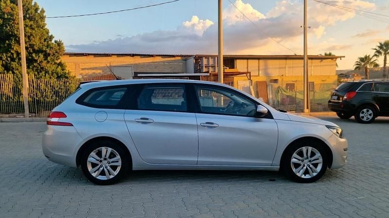 Usata Peugeot 308 Business-Line 120 CV (88 kW) 2017 Argento Station wagon