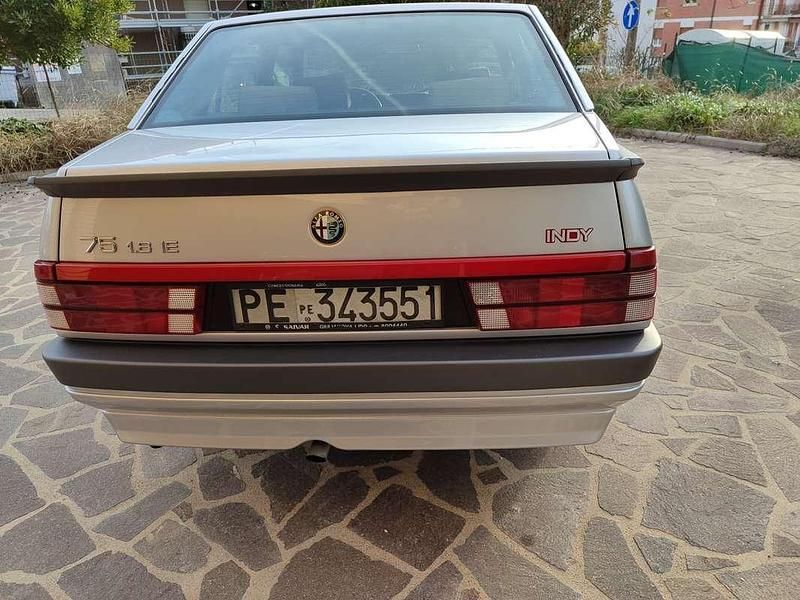 Usata Alfa Romeo 75 128 CV (94 kW) 1990 Berlina