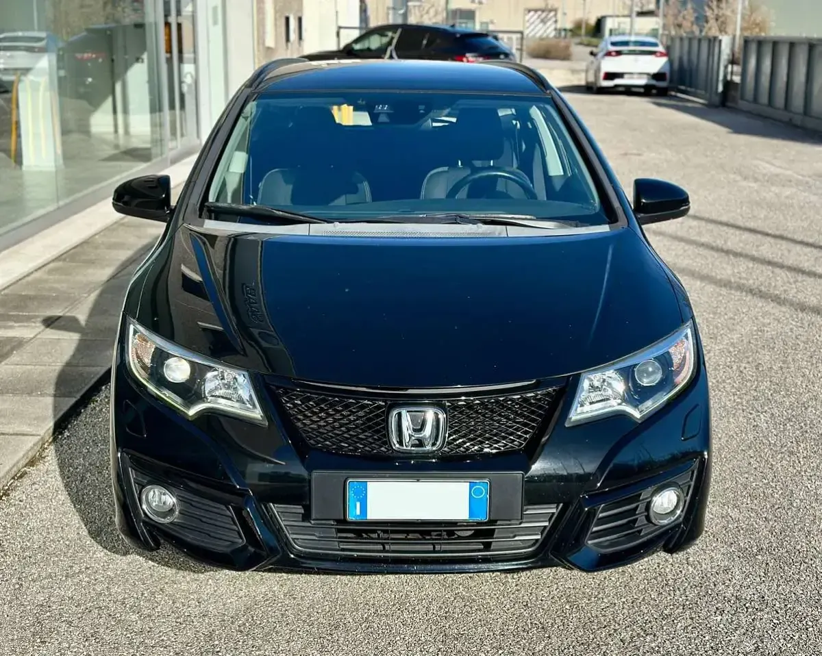 Usata Honda Civic Elegance 120 CV (88 kW) 2016 Nero Station wagon