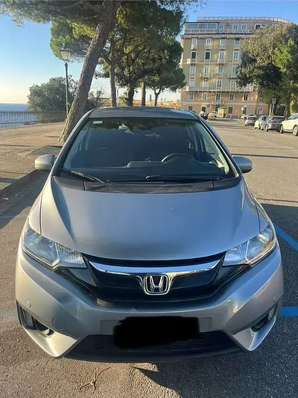 Usata Honda Jazz Elegance 102 CV (75 kW) 2016 Argento Utilitaria