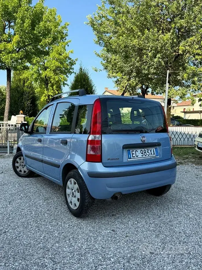 Usata Fiat Panda Emotion 69 CV (50 kW) 2010 Bluazzurro Utilitaria
