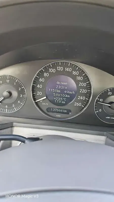 Usata Mercedes E270 Elegance 170 CV (125 kW) 2002 Berlina