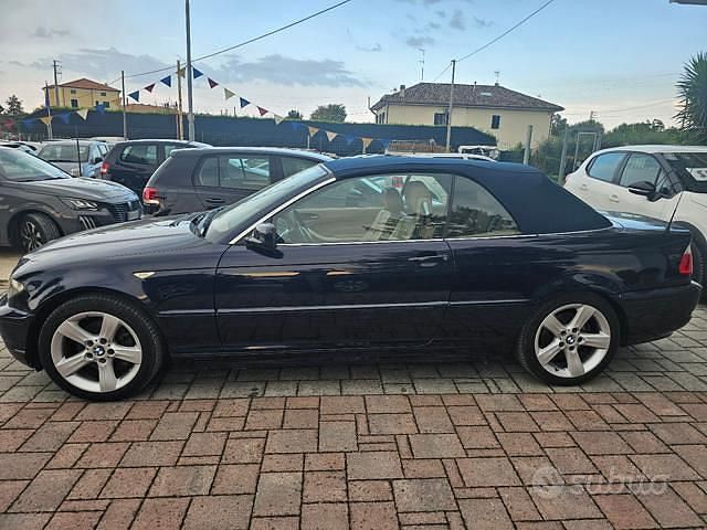Usata BMW 320 Cabriolet 170 CV (125 kW) 2003 Blu Cabrio