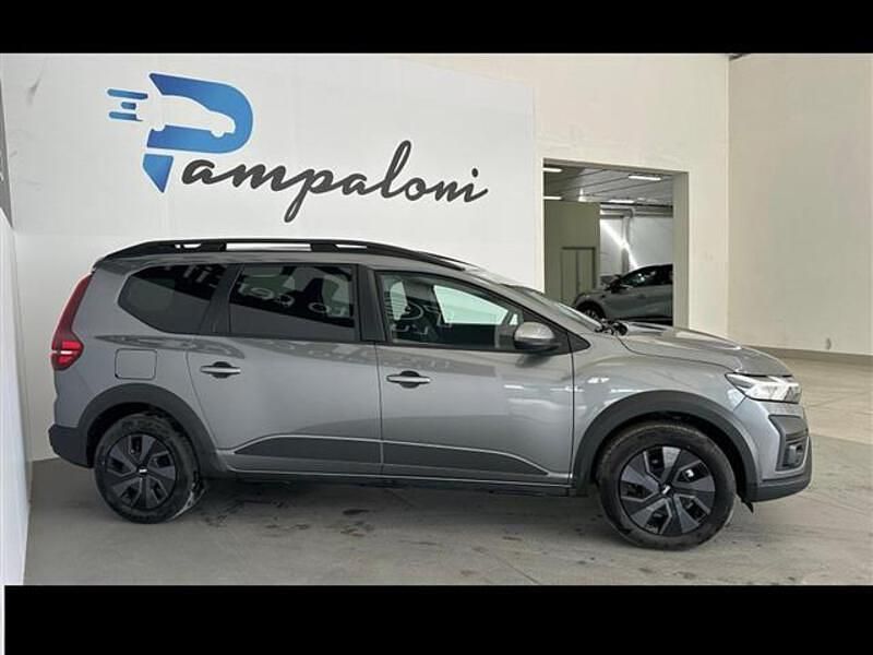 Usata Dacia Jogger Expression 140 CV (102 kW) 2025 Grigio scuro Monovolume