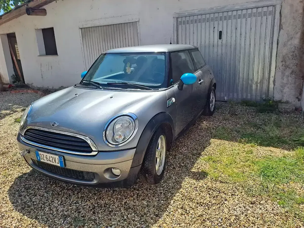 Usata Mini ONE 75 CV (55 kW) 2010 Utilitaria