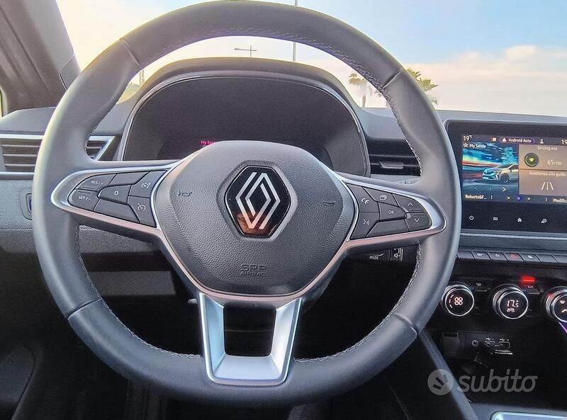 Usata Renault Clio V 90 CV (66 kW) 2024 Grigio Berlina