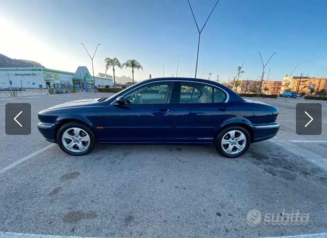 Usata Jaguar X-type 156 CV (114 kW) 2002 Bluazzurro Berlina