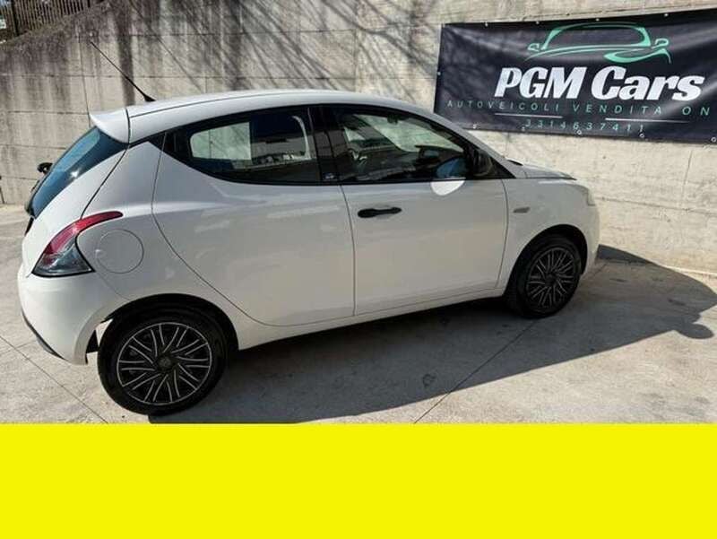 Usata Lancia Ypsilon 69 CV (50 kW) 2019 Bianco Utilitaria