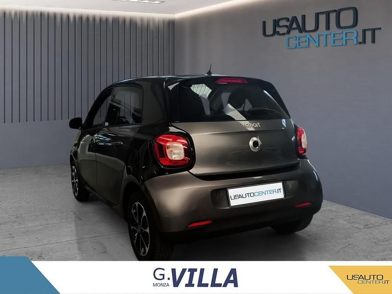 Usata Smart ForFour Prime 71 CV (52 kW) 2016 Grigio Utilitaria