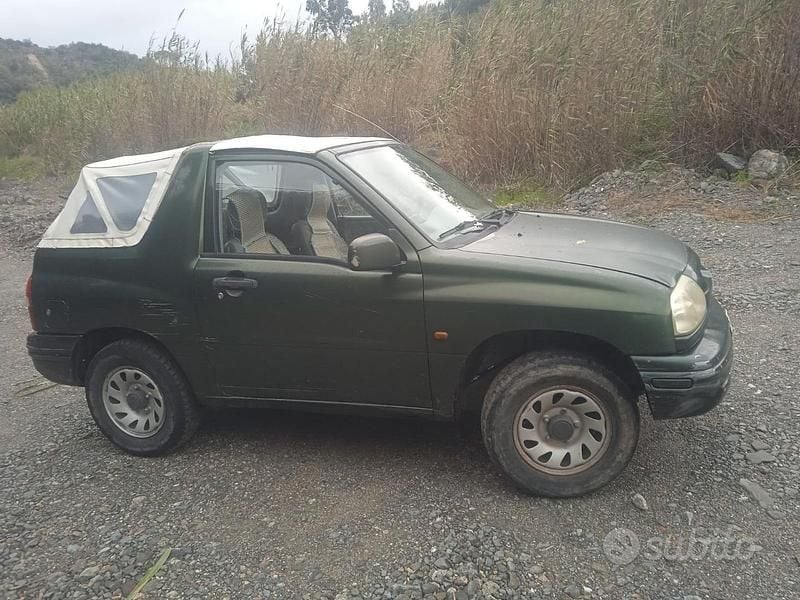 Usata Suzuki Vitara 94 CV (69 kW) 2001 Verde SUV