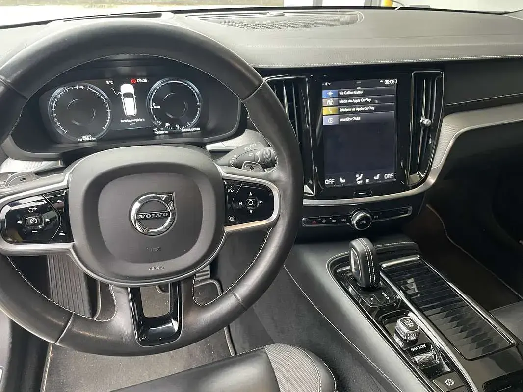 Usata Volvo V60 317 CV (233 kW) 2020 Bianco Station wagon