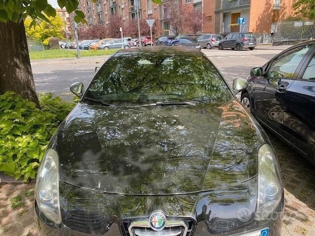 Nero Usata 2010 Alfa Romeo Giulietta Due volumi | 8500 € (Cara) - Immagine 1/3