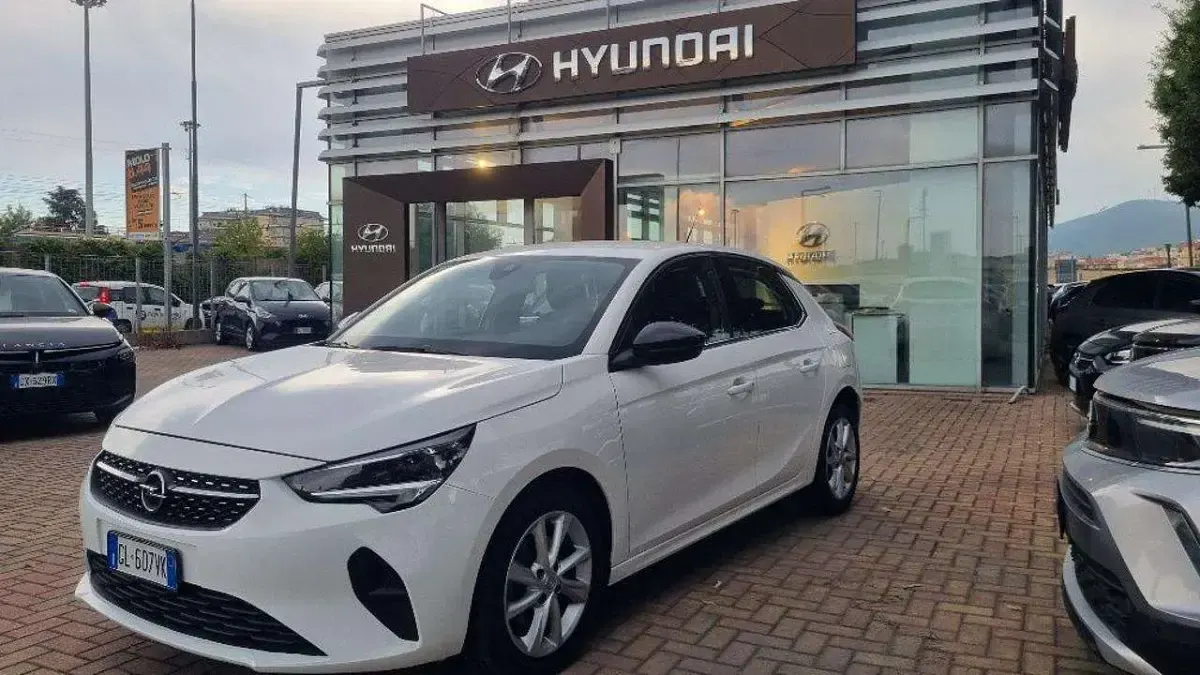 Usata Opel Corsa Elegance 101 CV (74 kW) 2023 Bianco Utilitaria