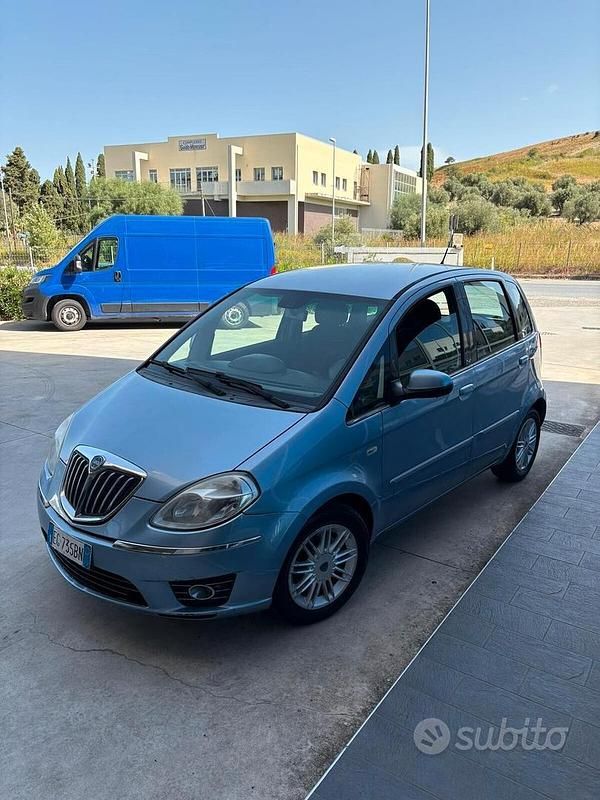 Usata Lancia Musa Gold 95 CV (69 kW) 2011 Blu Monovolume