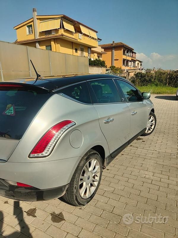 Usata Lancia Delta 2012 Grigio Utilitaria