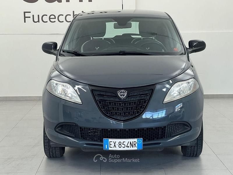 Begagnad Lancia Ypsilon 80 HK (58 kW) 2014 Grå Halvkombi