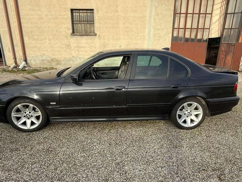 Usata BMW 525 Efficient Dynamics 143 CV (105 kW) 1999 Nero Berlina
